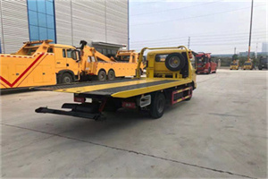 岫岩非事故拖车