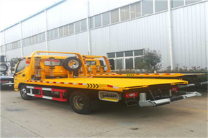 岫岩附近拖车救援搭电